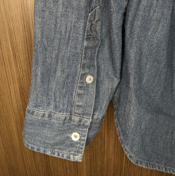 Hollister Women's Blue Denim Button-Down Shirt, Size Large - Picture 5 of 6